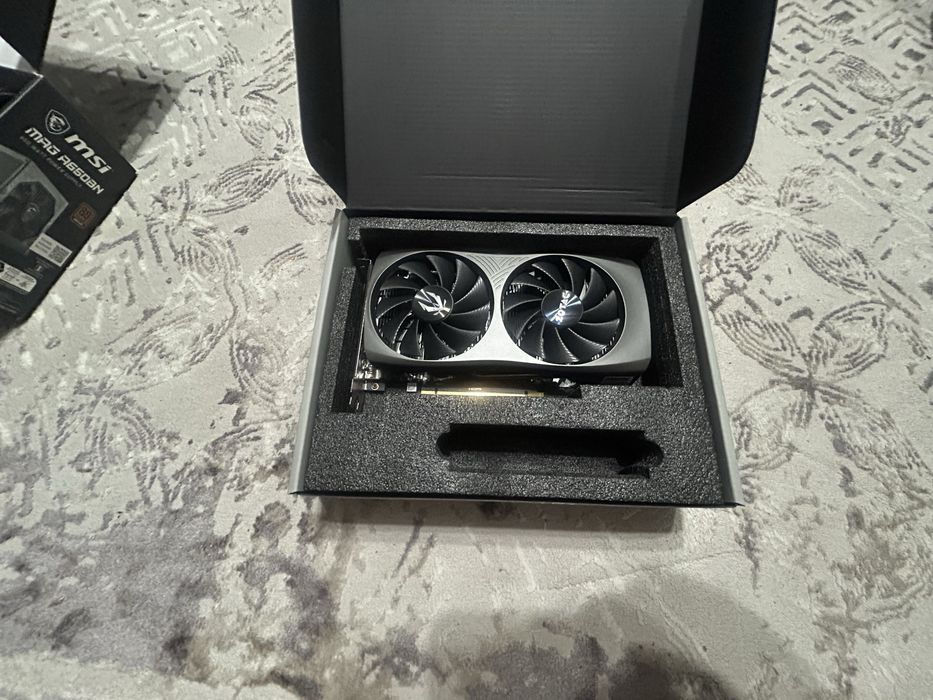 Продам видеокарту Zotax geforce rtx 4060 8gb