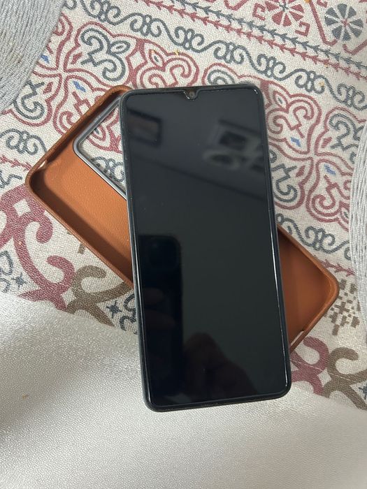 Продам Poco c65 в хорошем состоянии