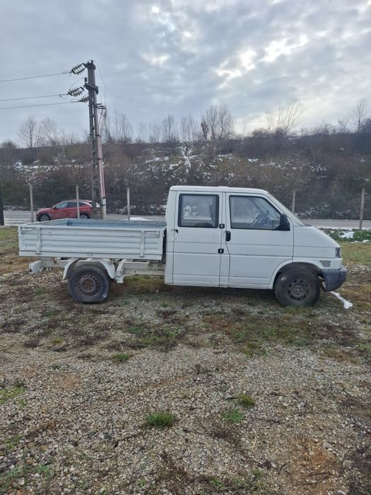 Vând Vw Transporter 4 de 2.5 TDI înmatriculat