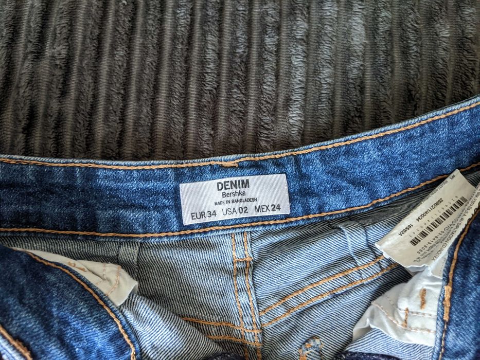 Дамски къси дънкови панталони Bershka XS