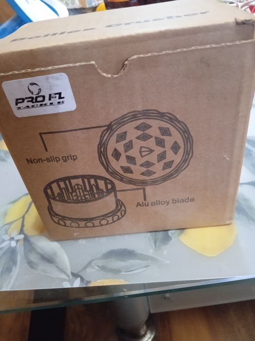 Круша за трошене на пилети и топчета Pro Fl