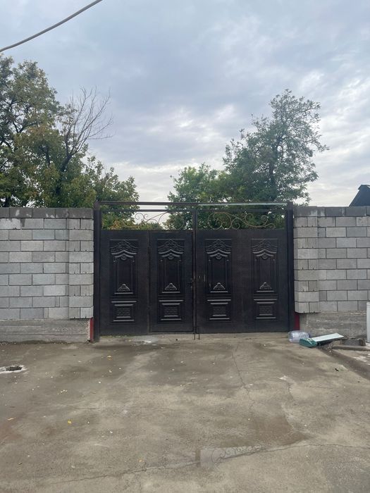 Продам 2 дома на 1 участке