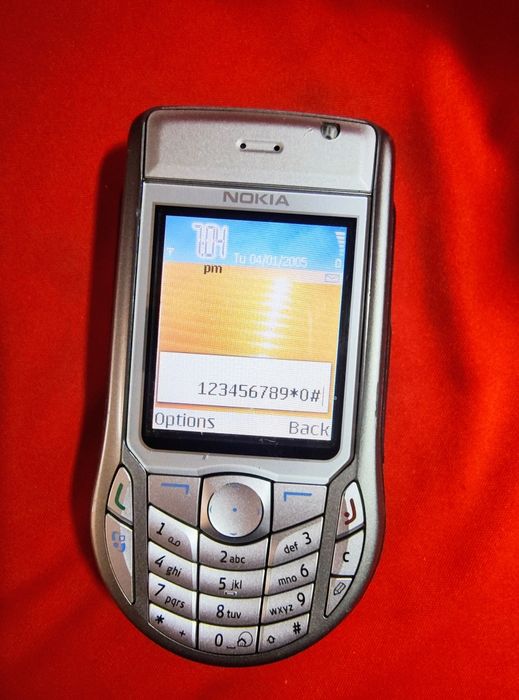 Nokia 6630  ( decodat, aproape impecabil)