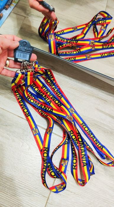 Eșarfă Romania / Șapcă Romania / Șnur Cheie Romania Șnur Ecuson