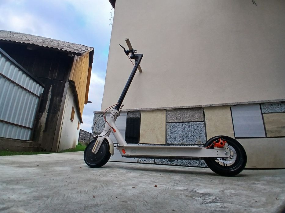 Xiaomi Mi Electric Scooter 3 – Stare Mecanică Impecabilă