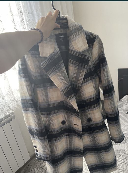 Елегантно дамско палто