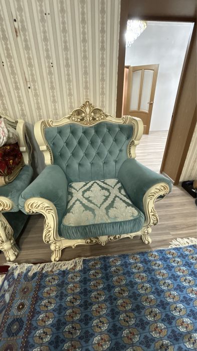 Диван и кресло , гостиной