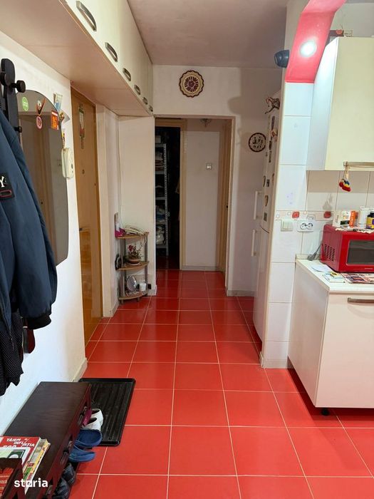 Apartament 2 camere, decomandat, bloc tip vila, cartier Noua — fotografia 3