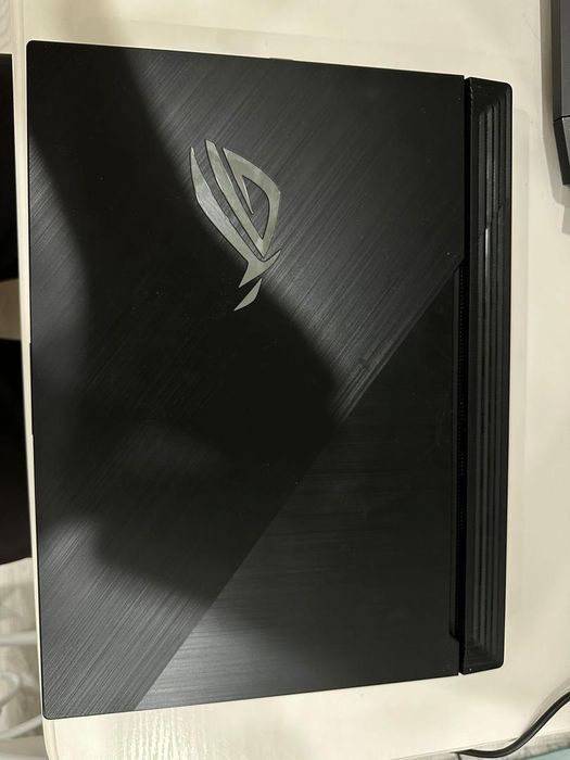 Ноутбук Asus rog strix