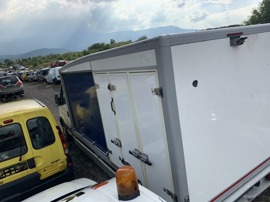 НА ЧАСТИ! Iveco Daily V 35s11 2.3 d ХЛАДИЛЕН Автоматик ThermoKing