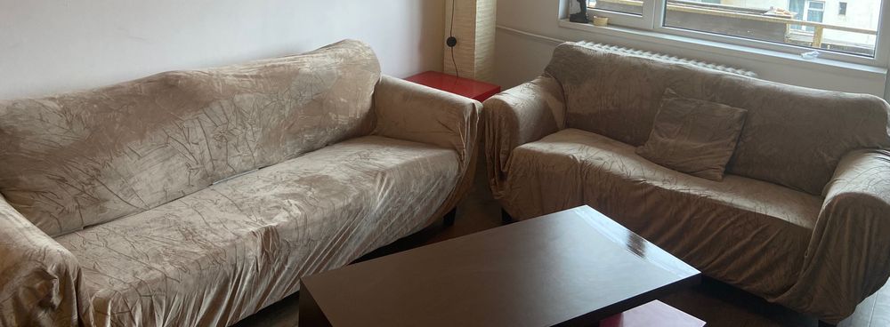 Canapele de vânzare