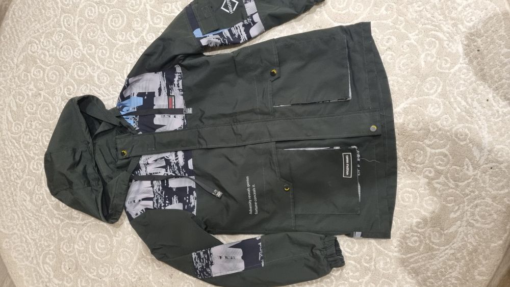 Продам ветровку на мальчика