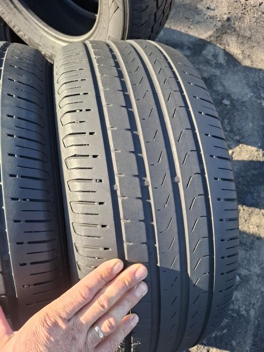 Vand 2 anvelope 235 55 18 pireli bune de vara