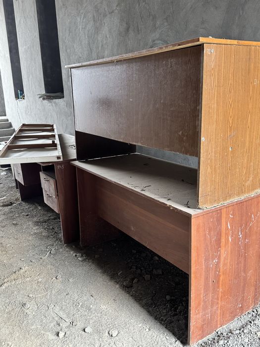 Shkaf stol xolat yaxshi