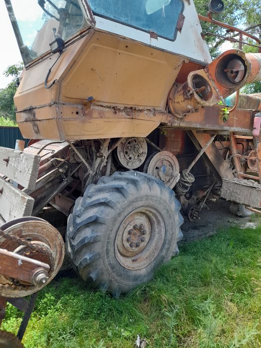 Продам Комбайн Нива