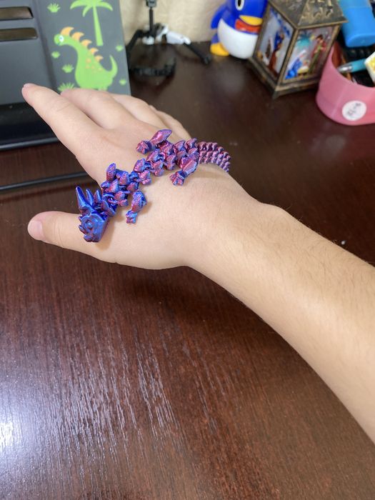 Яйцо-игрушка с гекончиком внутри