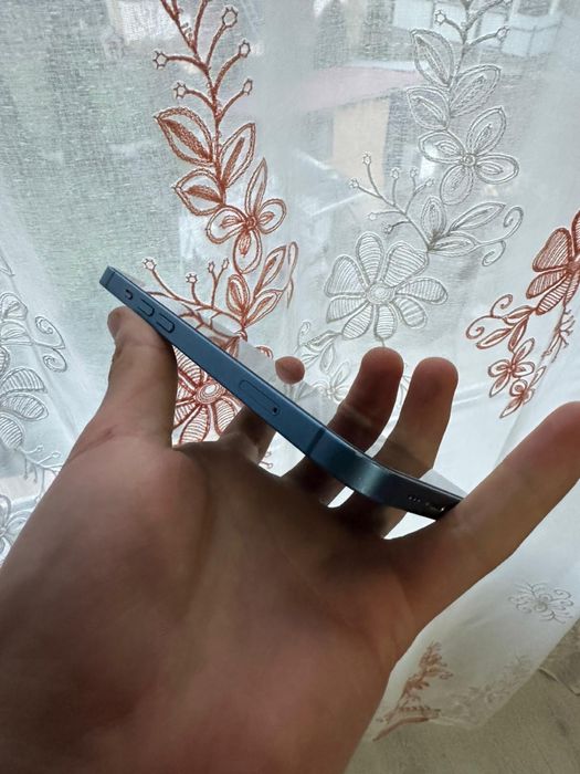 Vând Schimb iPhone 13 Blue 128 GB stare foarte bună