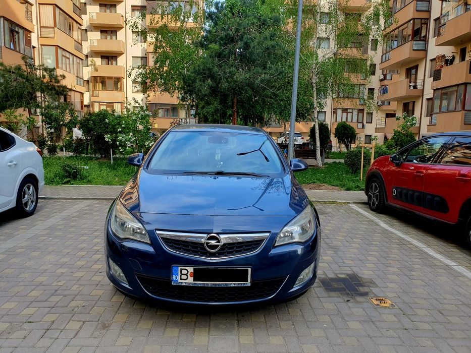 Opel astra J 2011 euro 5  intretinuta 1.7 cdti Proprietar