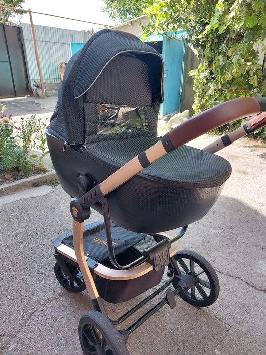 Продам коляску Teknum