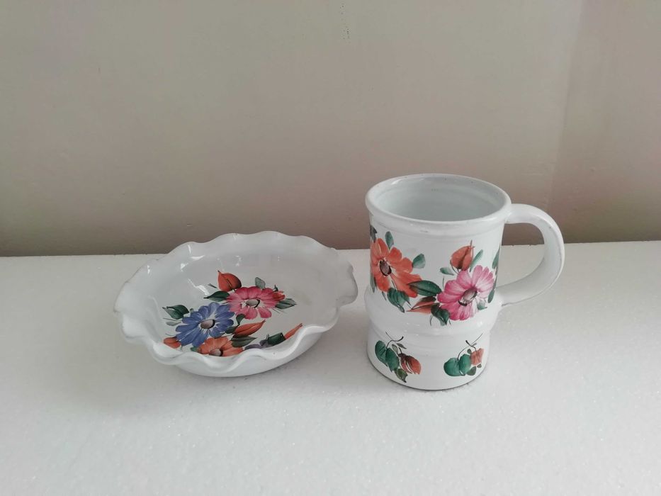 Красив комплект Българска керамика с цветя