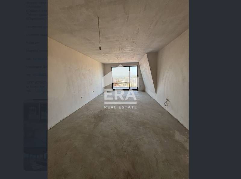 Тристаен апартамент в нова сграда с Акт 16 в района на Колхозен пазар