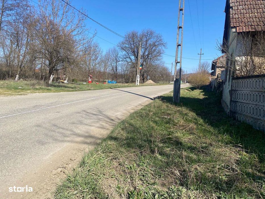 Teren de vânzare 11.000 mp, acces asfaltat