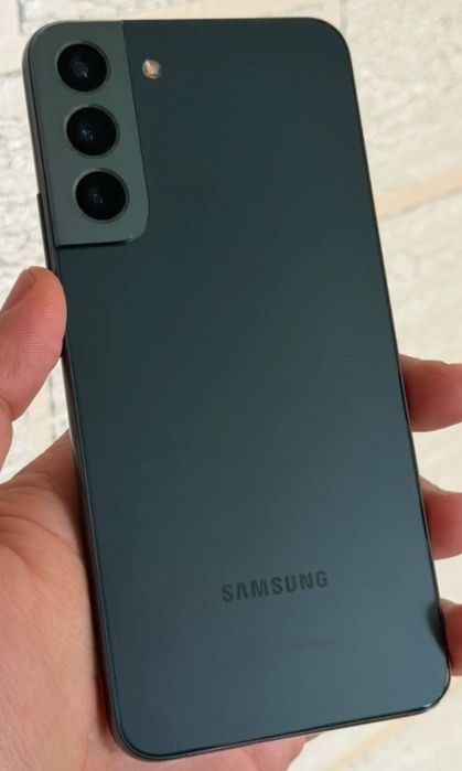 Samsung s 22 plus xotrasi 8/256GB Xolati idyal Aybi yuq o'zim ishlatam