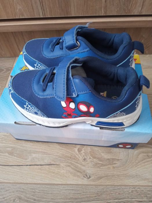 Pantofi sport cu luminite marime 27