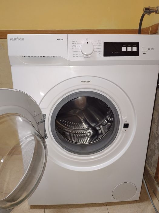 Продавам пералня vestfrost kat-508