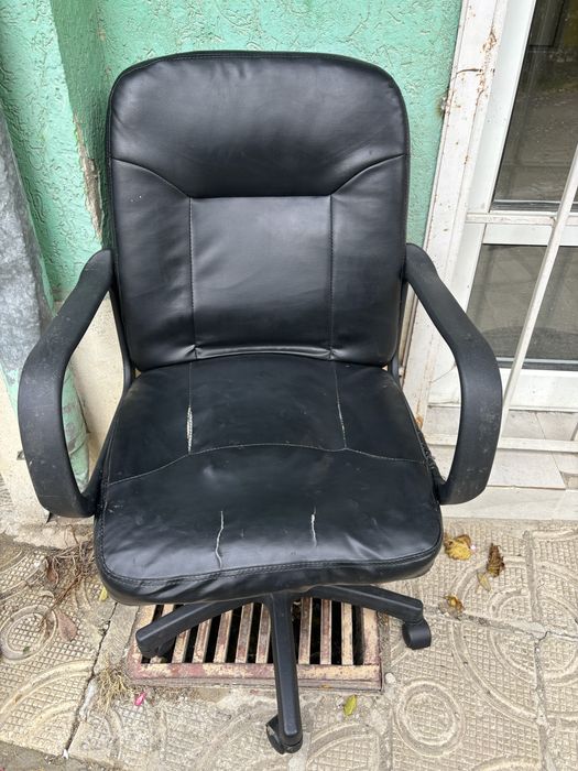 Стол на колелца