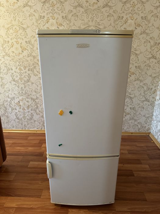 Продам два холодильника на запчасти