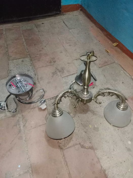 Продам люстры состояние хорошее