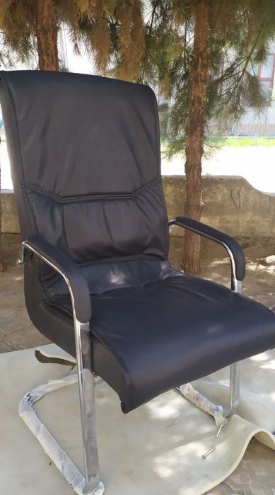 Vizitor kreslo ishlab chiqaramiz