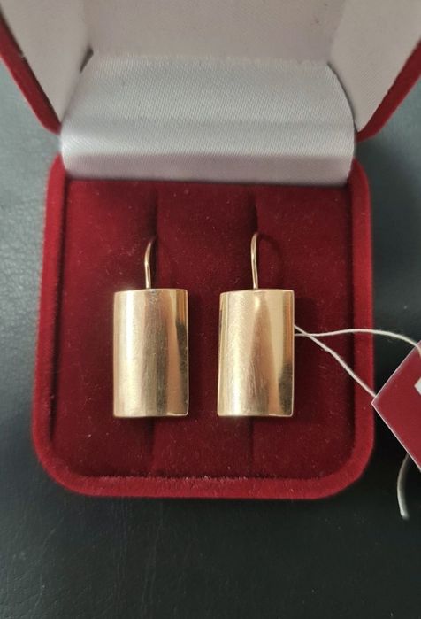 Новые золотые серьги 585 пробы