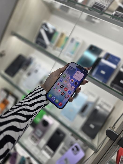 Humor GSM oferă spre vânzare / iPhone 16 Pro / 128 GB / Black Titanium / Baterie 94% / Garanție 12 luni / Rate