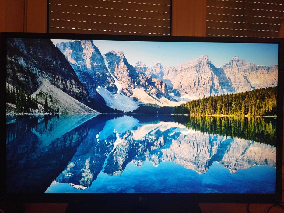 LG 27UL500-W • 27” • 4K UHD • IPS • HDR10