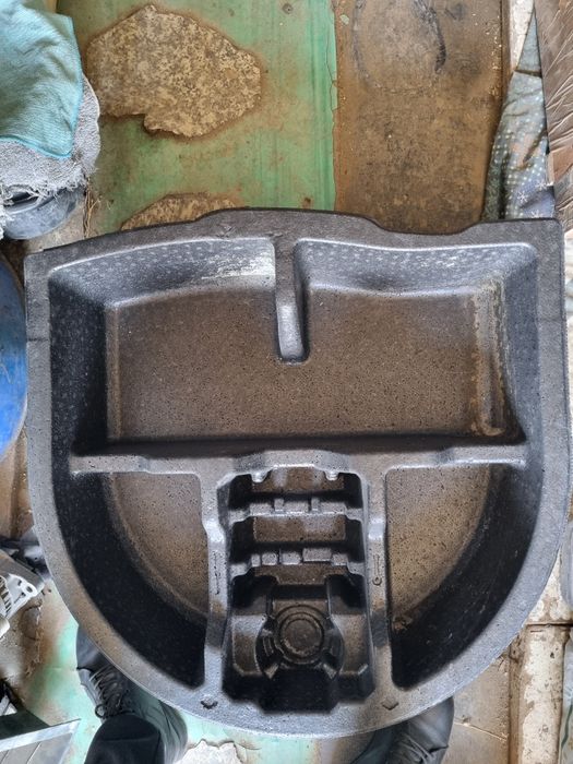 Продается Органайзер под запаскуку