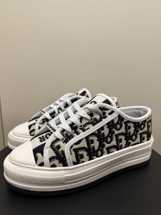 Дизайнерски дамски кецове