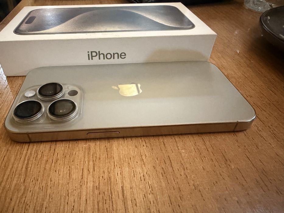 Продам Iphone 15 pro