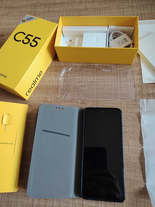 Realme C55 + 2 калъфа и стъклен протектор
