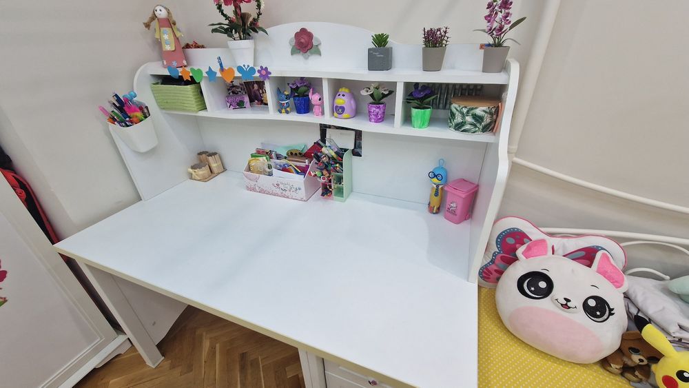 Винтидж Бюро - бяло