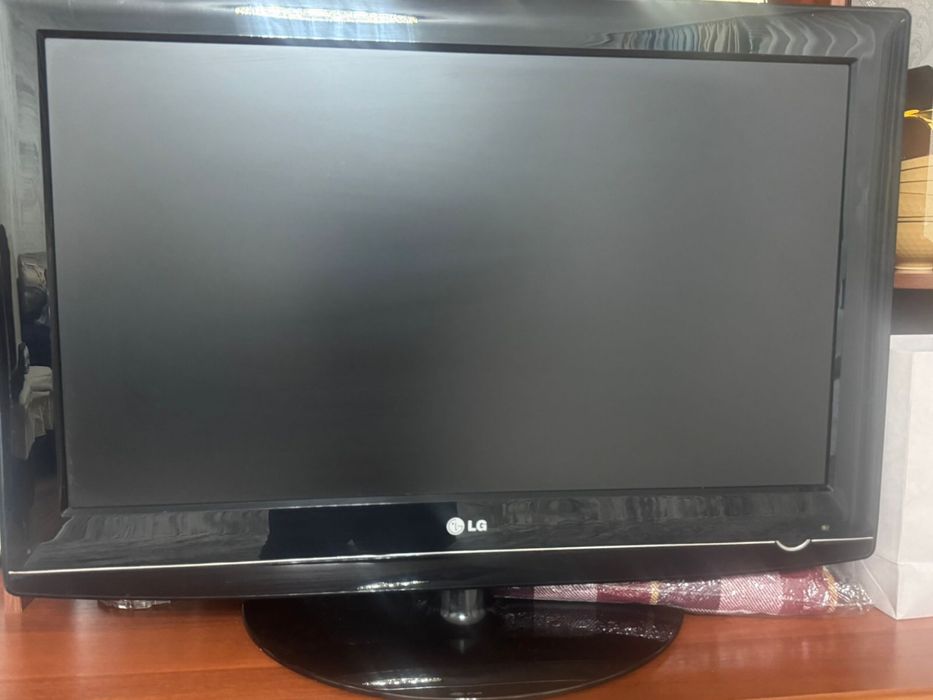 Телевизор LG продам