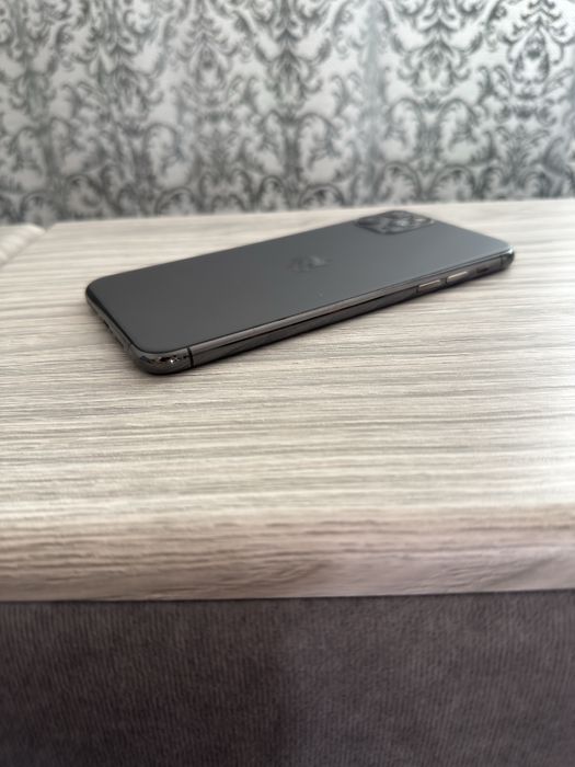 Продам iphone 11 Pro max Айфон 11 про макс