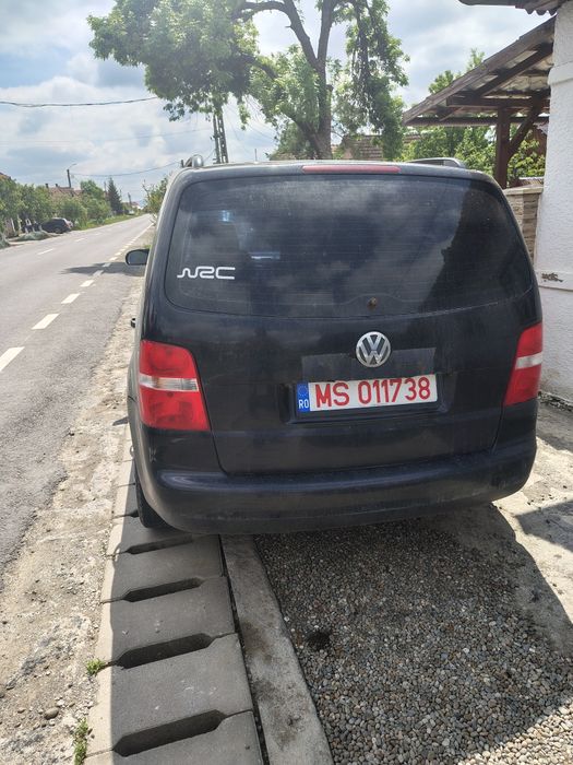 Vând Volkswagen Touran