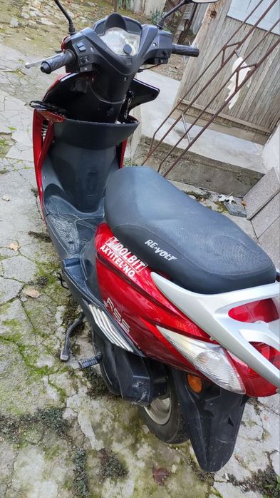 Skuter400000 milonga nomi  re volt