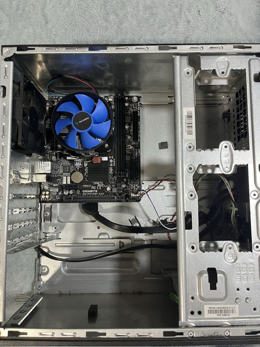 Монитор, материнская плата с процессором