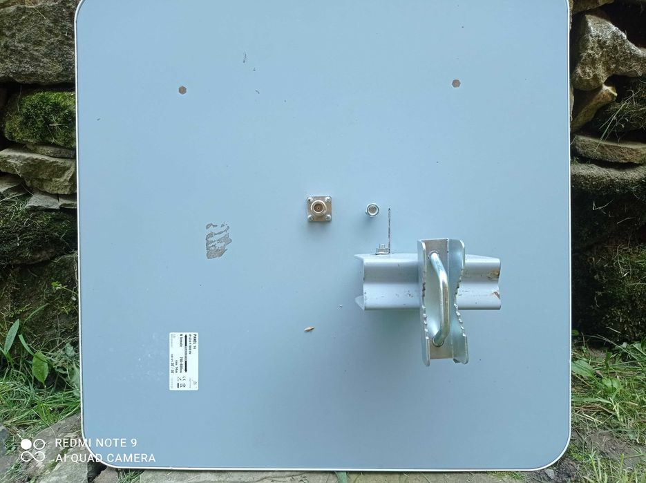 14dbi панелна хелиум антена 880MHz Helium