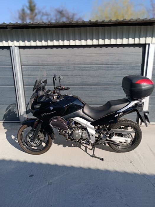 Vând Suzuki V-Storm DL 650+ Cadou