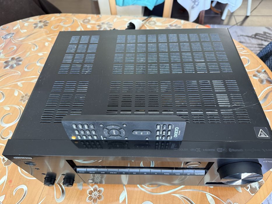 Onkyo TX-NR656 Bluetooth Wi-Fi