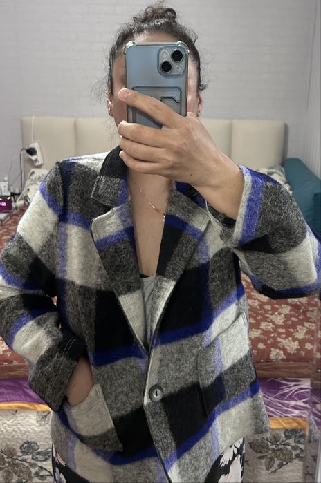 Пончо и шерстянной жакет